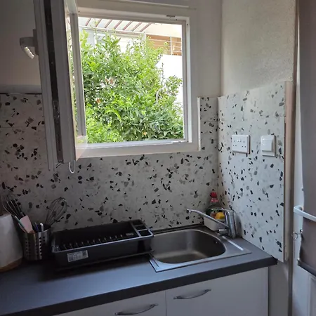 Daire Ground Floor With A Garden View Limasol