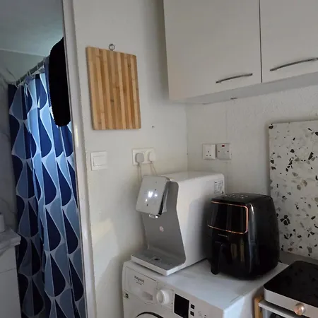 Ground Floor With A Garden View Apartament